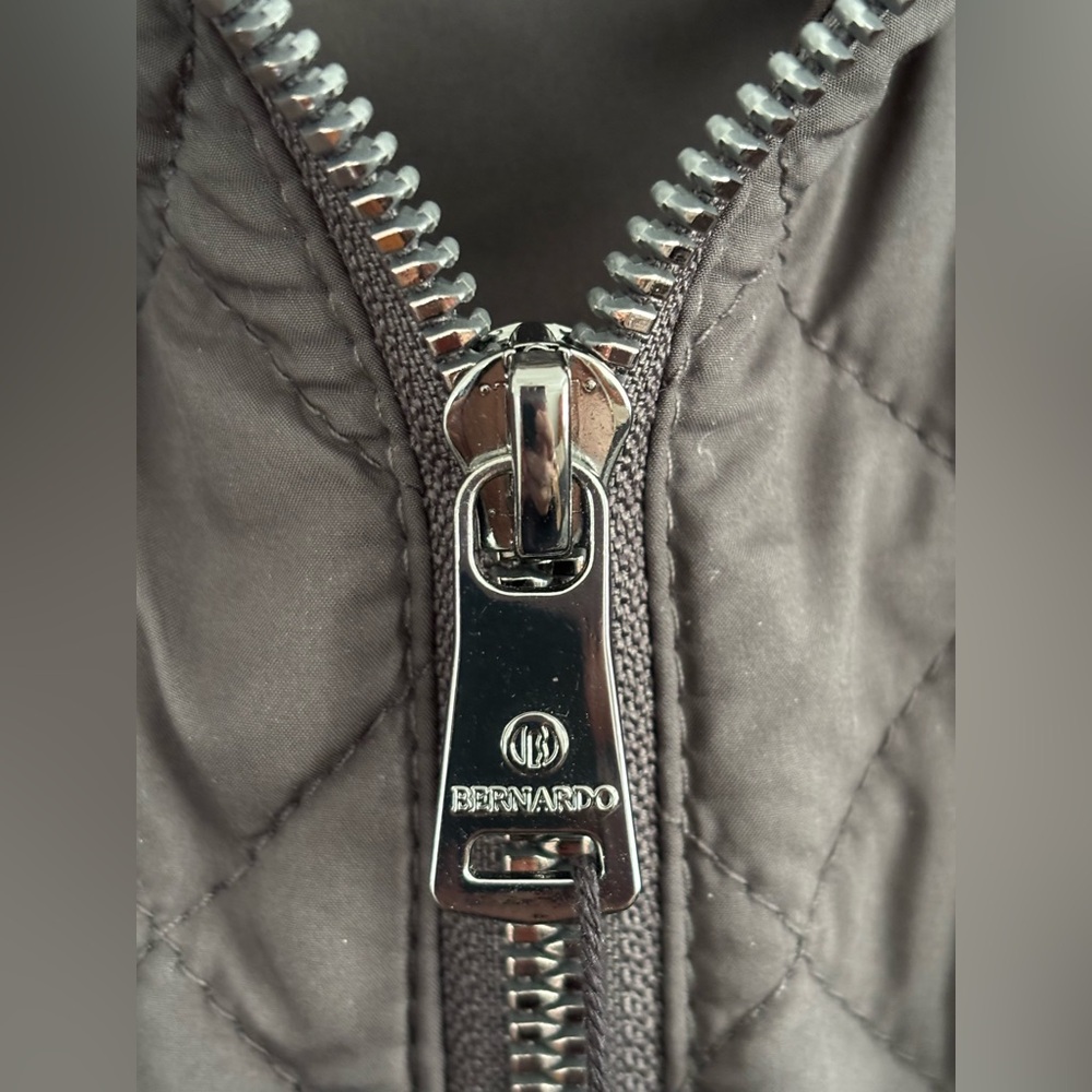 Bernardo Women's Environmentally-Conscious Titan-Grey-Black Quilted Swing Jacket - Picture 3 of 11